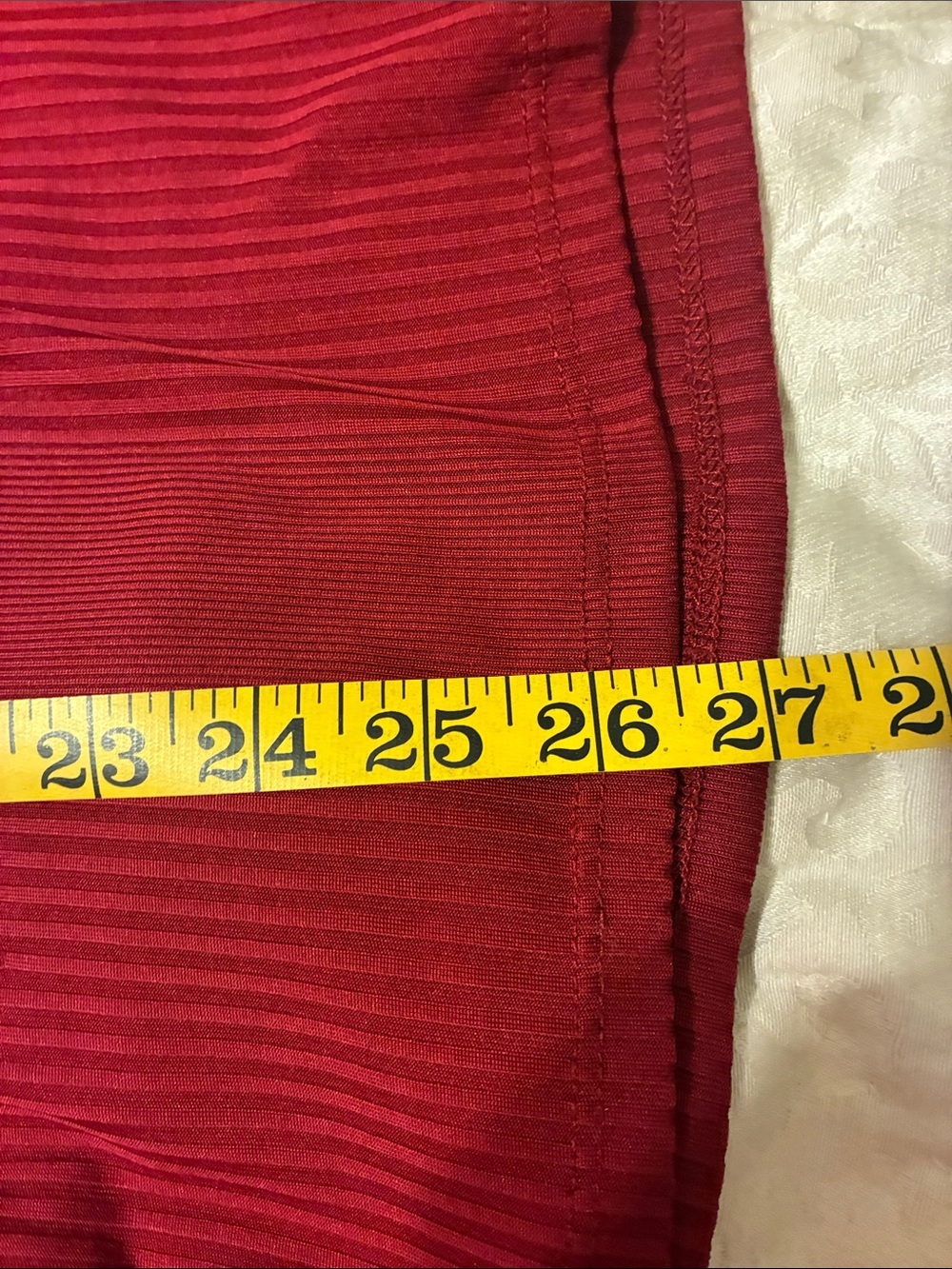 GUESS Men’s Ribbed Textured Short Sleeve V-Neck Tee in Deep Red, Size: M - Picture 6 of 7